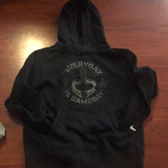 4 boys youth Nike hoodies size medium - Picture 6 of 6